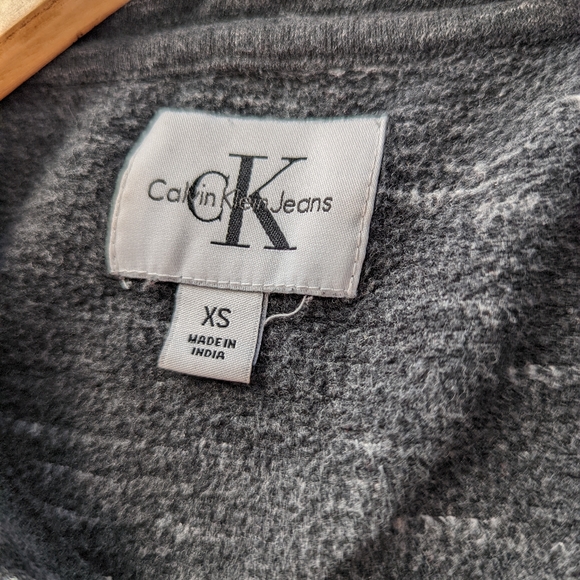 Calvin Klein Sweatshirt - Picture 4 of 6